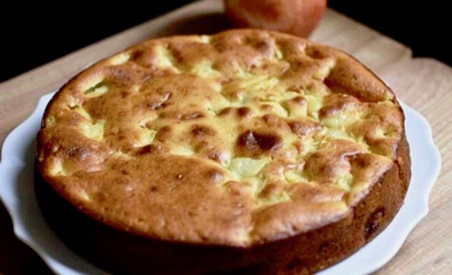 Prăjitură cu Mere și Iaurt. Prăjitură Fină