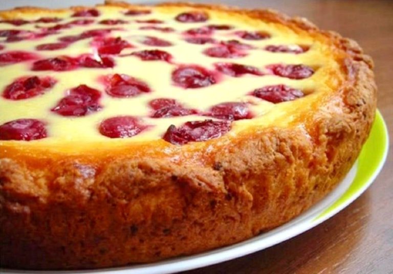 Tartă cu fructe și smântână - Mmm