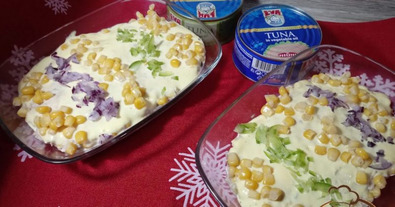 Salată de ton cu porumb și ceapă