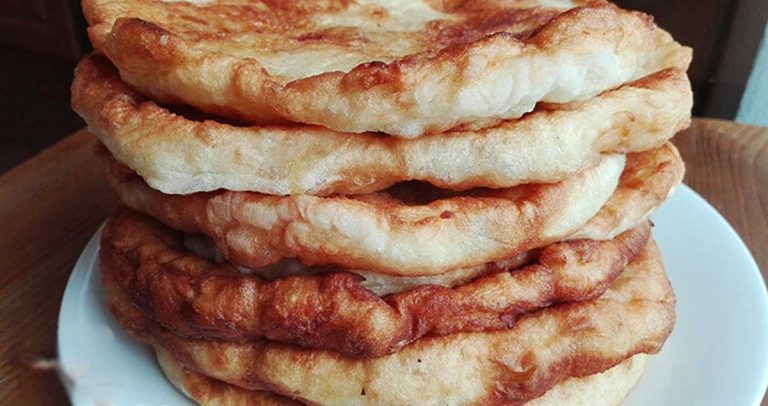 Lángoși delicioși din aluat cu smântână – preparatul favorit al familiei mele