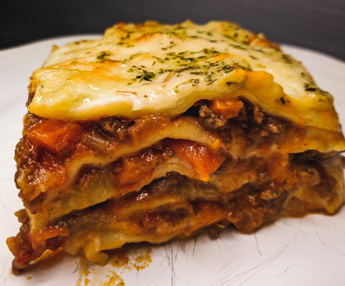 Lasagna cu ciupercuțe și sos bechamel - Un preparat de care nu te poți sătura oricât ai mânca