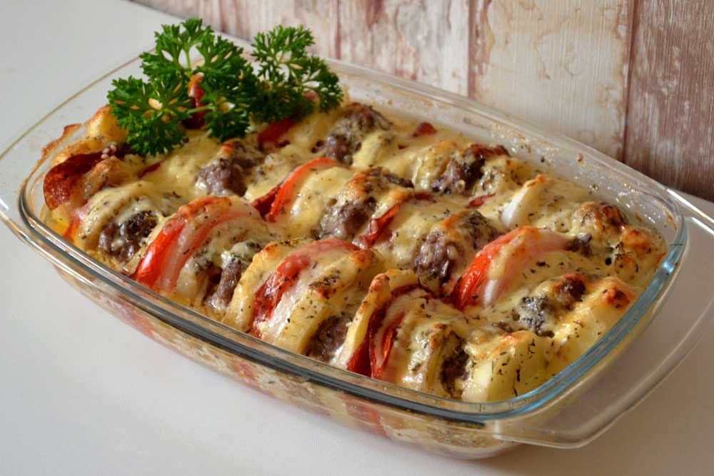 Legume cu carne tocată la tavă - o idee minunată pentru masa de prânz