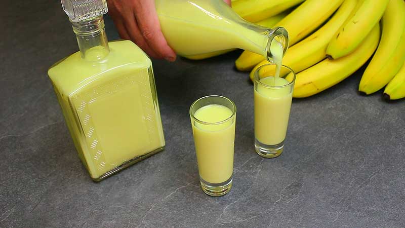 Lichior de cremă de banane făcut în casă: veți fi încântate de această rețetă