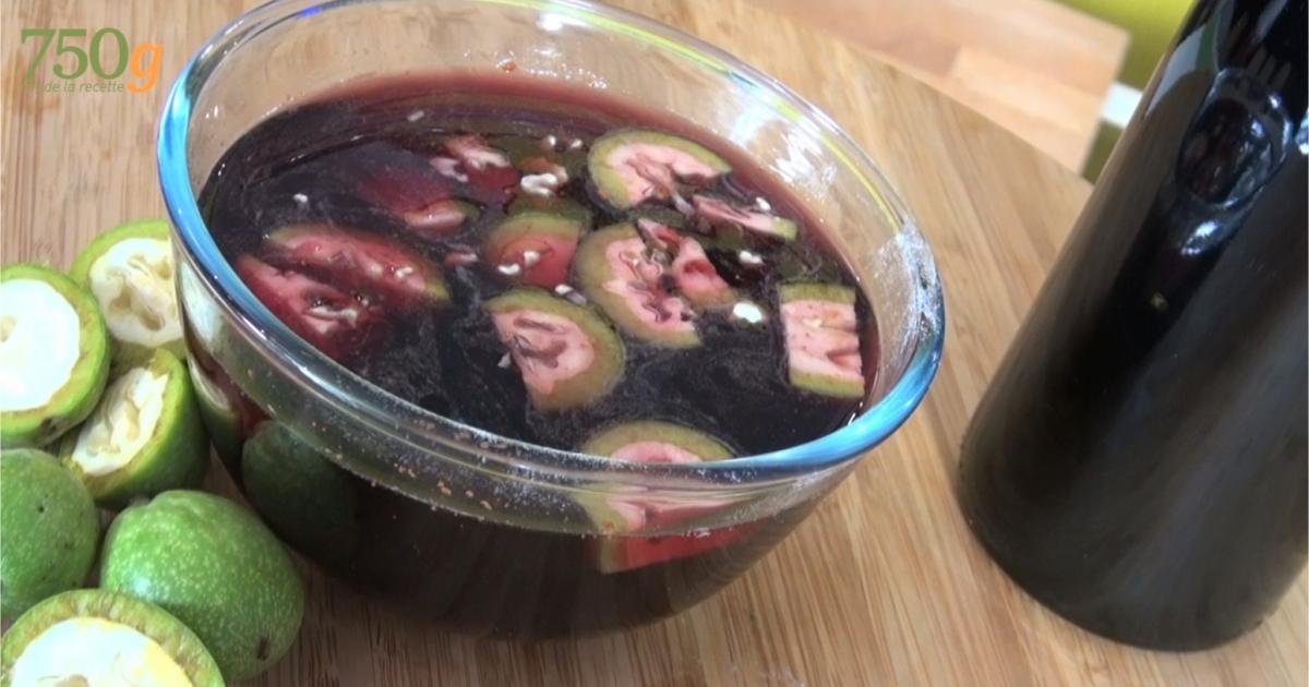 Lichior de nuci verzi: NU trebuie să lipsească din casă. Curăță stomacul şi reduce grăsimea din ficat. Uite rețeta mea