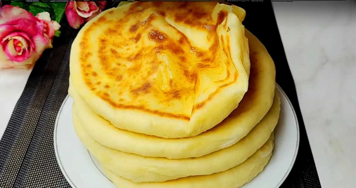 Lipii pufoase umplute cu brânză: Fără drojdie și sunt gata în doar 10 minute!