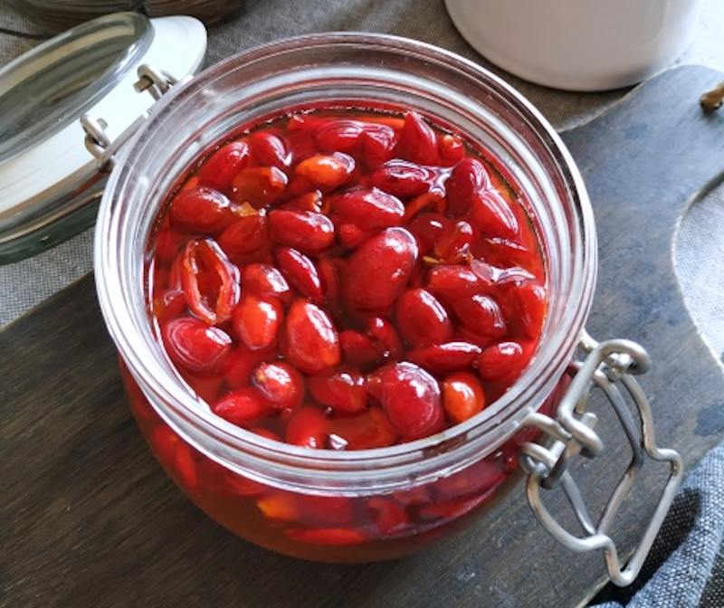 Măceșe în miere de albine - întăresc imunitatea și reglează metabolismul