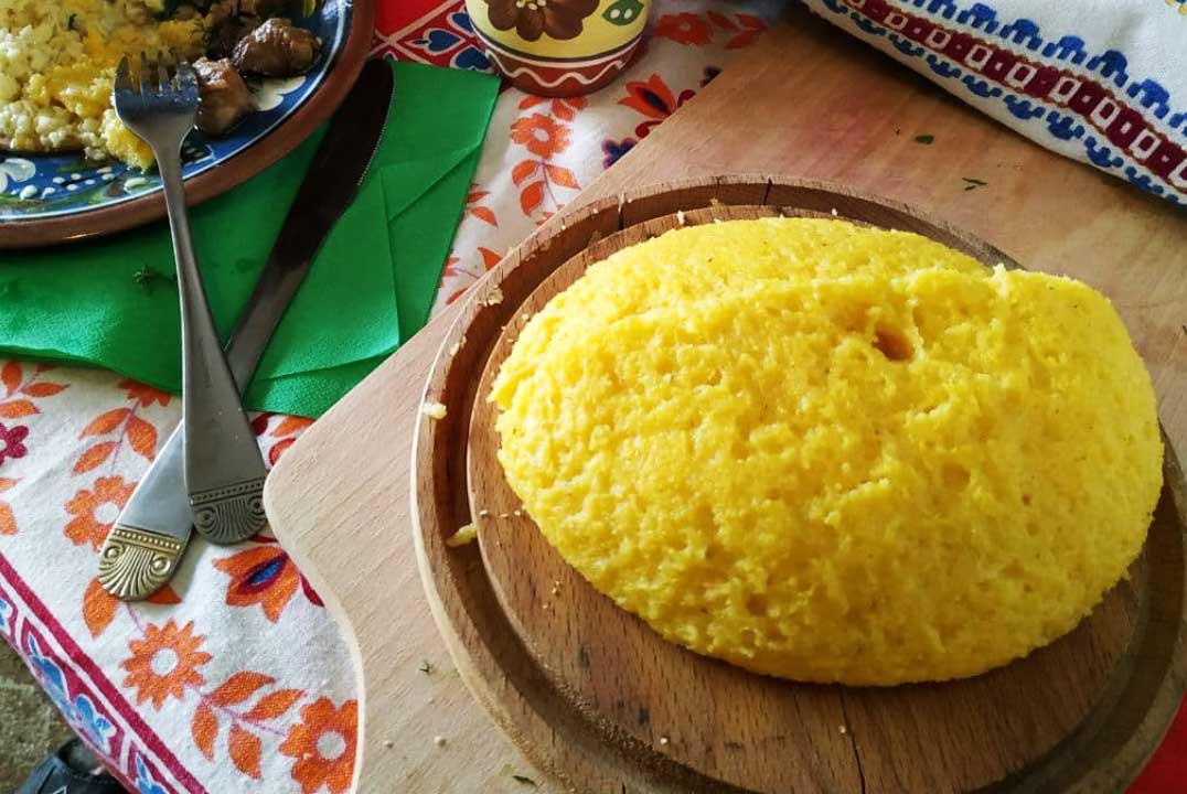 Mămăliga - un aliment care combate obezitatea