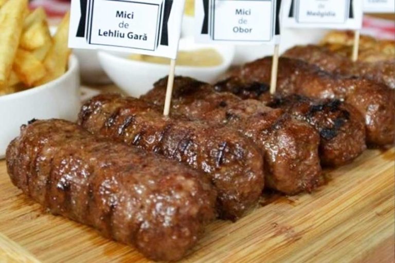 Cum au fost inventați mititeii la Caru’ cu Bere în 1902