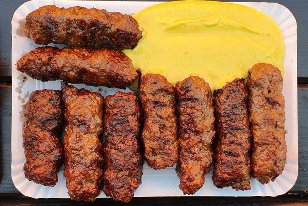 Mititei cu carne tocată grosier