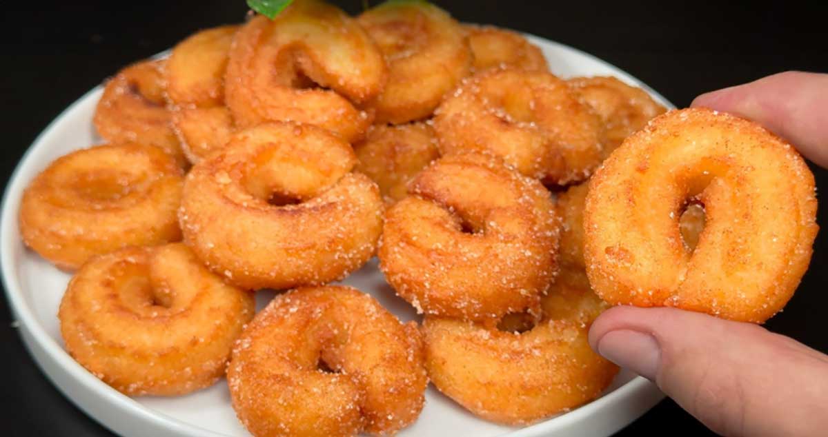 Mini gogoși cu scorțișoară – moi și delicioase