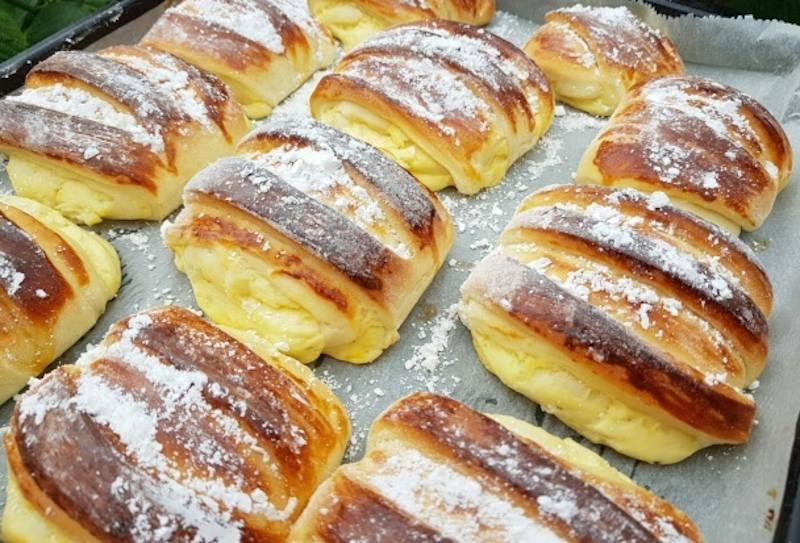 Mini ștrudele cu cremă de brânză și coajă de lămâie - o rețetă ușoară pentru un desert delicios
