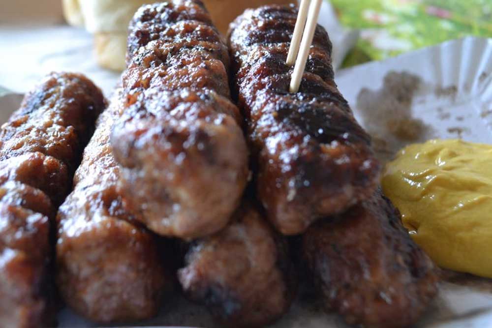 Rețetă de „mititei ungurești” reinterpretată. Vezi ce au în plus față de cei 100% românești