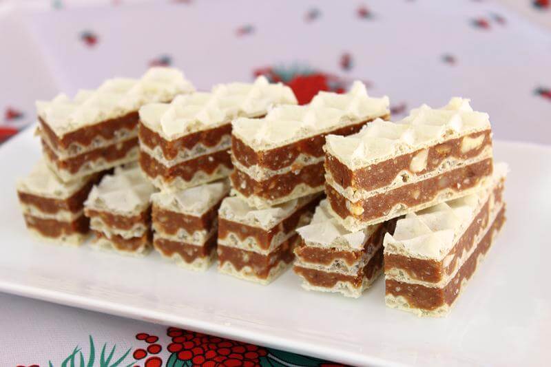 Napolitană cu ciocolată și alune - au un gust delicios