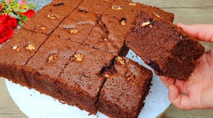 Negresă cu nuci și umplutură de gem (la alegere) - Rețetă gustoasă de post