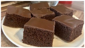 Prăjitură moale și pufoasă cu cacao și nuci – Desert irezistibil pentru cafea sau răsfăț