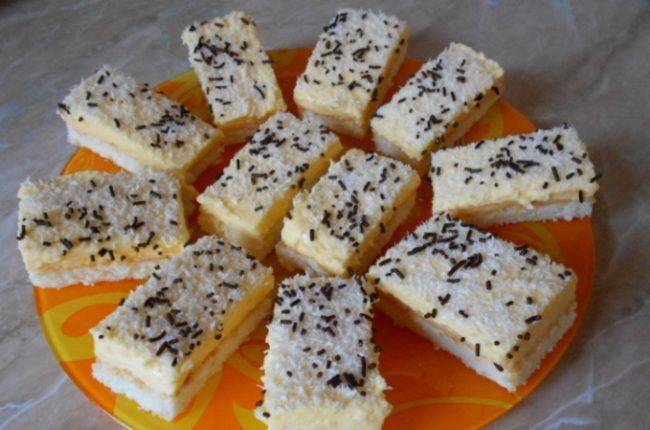 Prăjitura Raffaello - Mereu fac 2 tăvi