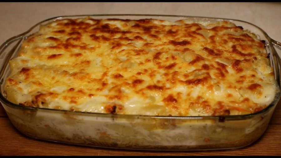 Caserolă cu carne tocată și sos bechamel - Mamă