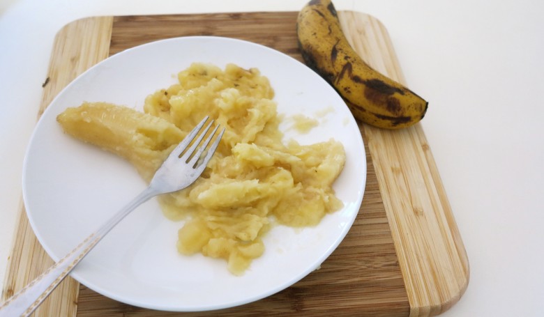 Pasează banana și adaugă aceste două ingrediente - Scapi rapid și eficient de tuse