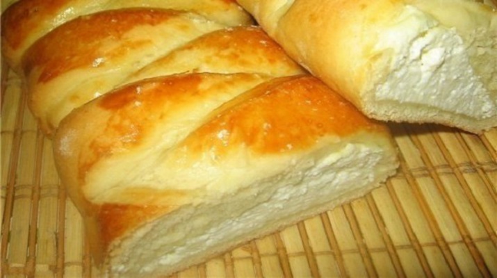 Plăcintă moale cu brânză - De-a dreptul delicioasă! Te vei îndrăgosti de această rețetă!