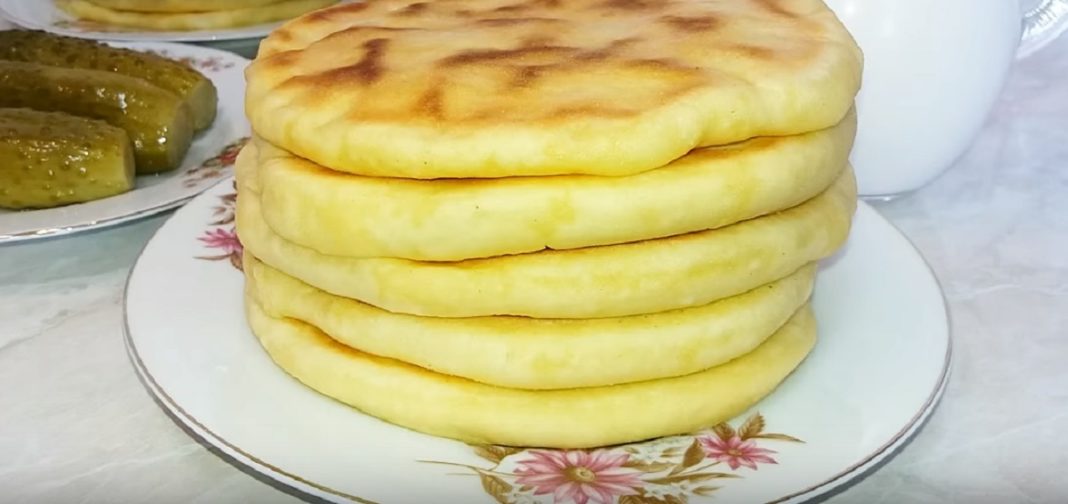 Plăcintă cu cașcaval - Gustoasă și foarte ușor de făcut