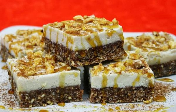 Prăjitură de post fără zahăr sau făină (cu miere în loc de zahăr). O bunătate de nedescris!