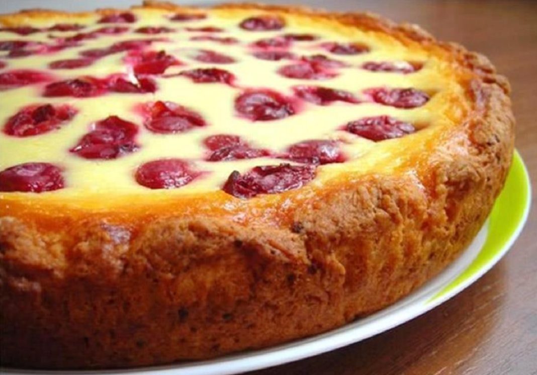 Tartă cu Smântână și Vișine