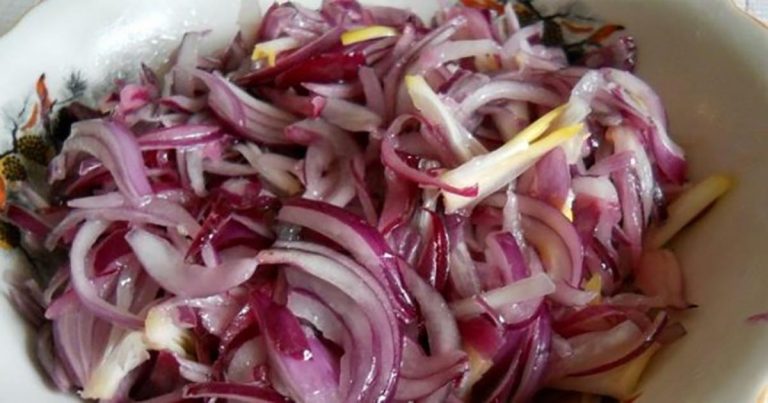 Această salată te ajută să slăbești până la 5 kg în 7 zile!