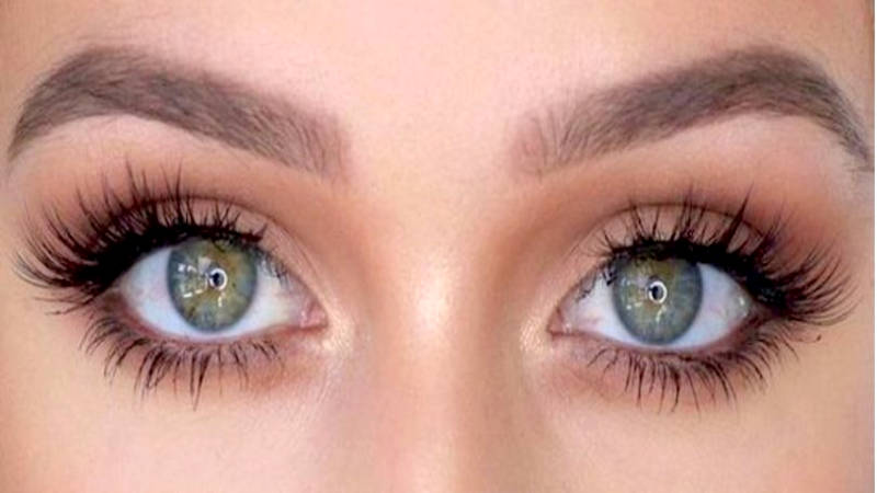 Toți oamenii cu ochii verzi sunt minunați