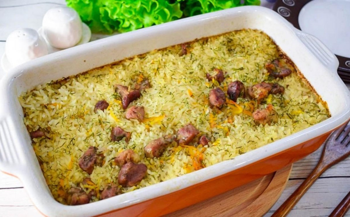 Orez cu carne de porc la cuptor - Rețetă inedită