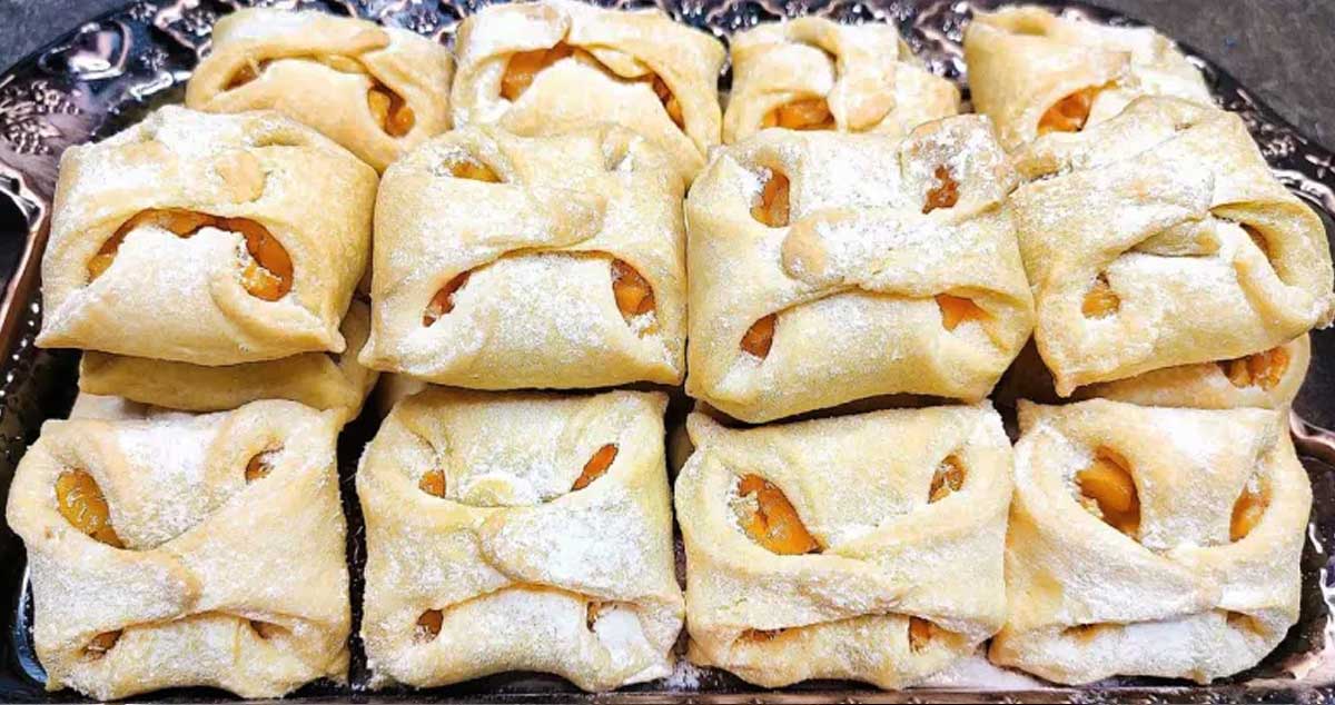 Pachețele fragede umplute cu mere – aluat din doar 3 ingrediente
