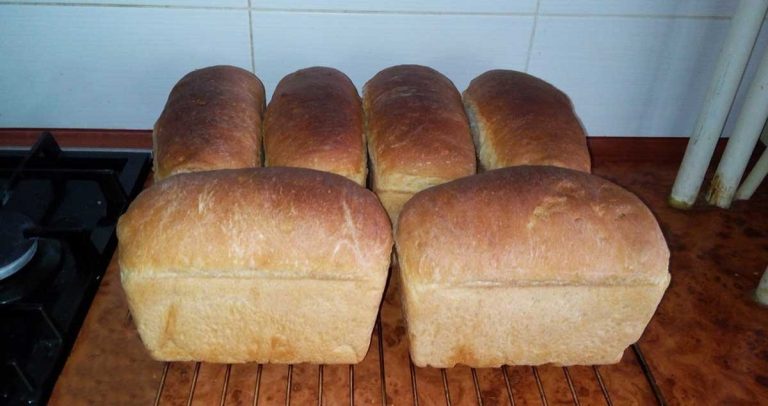 Pâine de casă cu maia – pufoasă