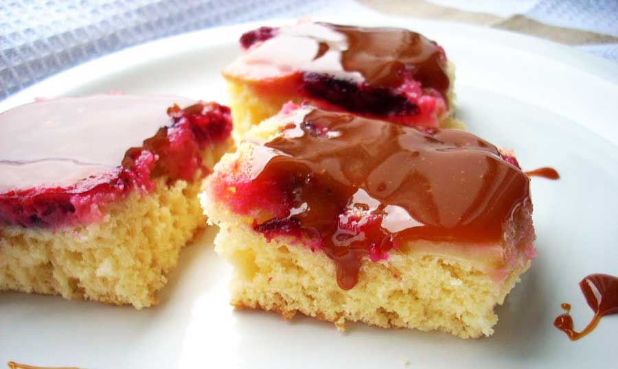 Prajitură Pandișpan cu nucă și ciocolată - Ora dulce de improvizatie. Cel mai bun pandișpan