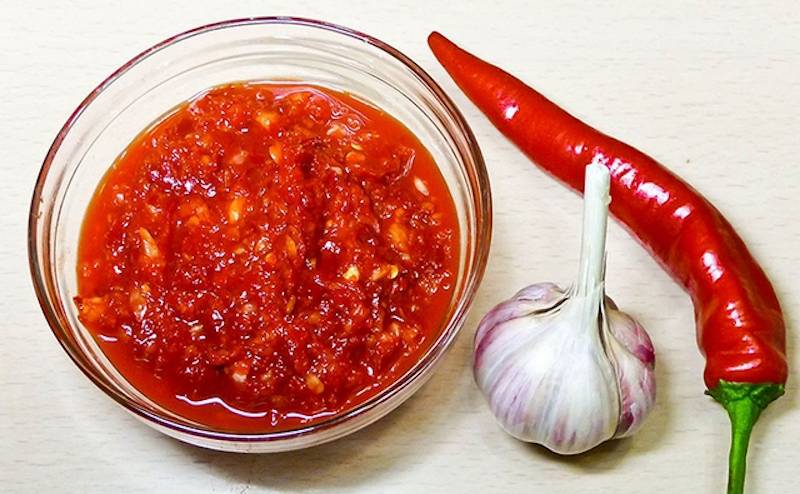 Pastă de ardei iute pentru iarnă - este atât de bună încât poate fi întinsă pe pâine