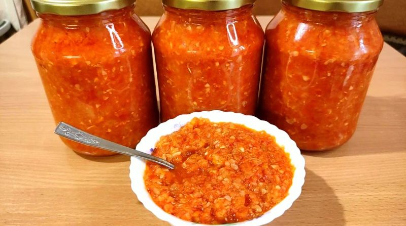 Pastă de dovlecei cu roșii și ardei dulce: pus la borcane pentru iarnă