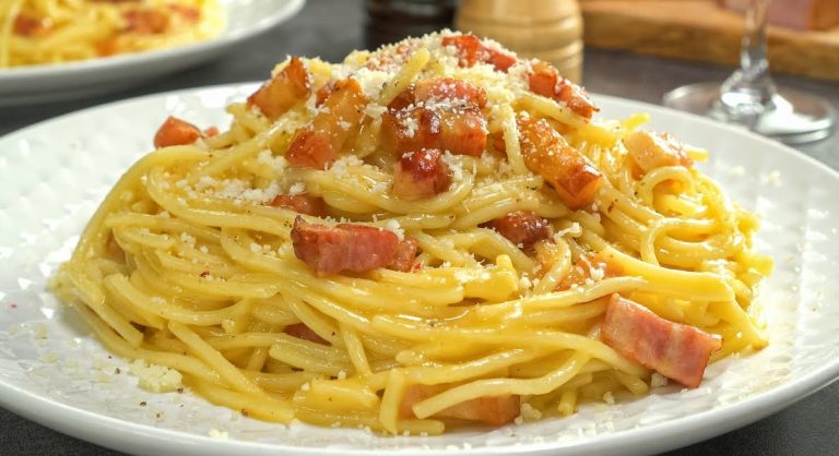 Paste cu sos alb - Se fac în 15 minute și sunt super gustoase