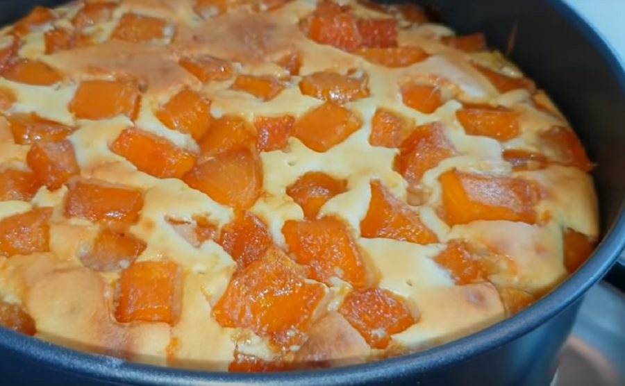 Prăjitură cu Bucăți de Dovleac - Ador Această Prăjitură