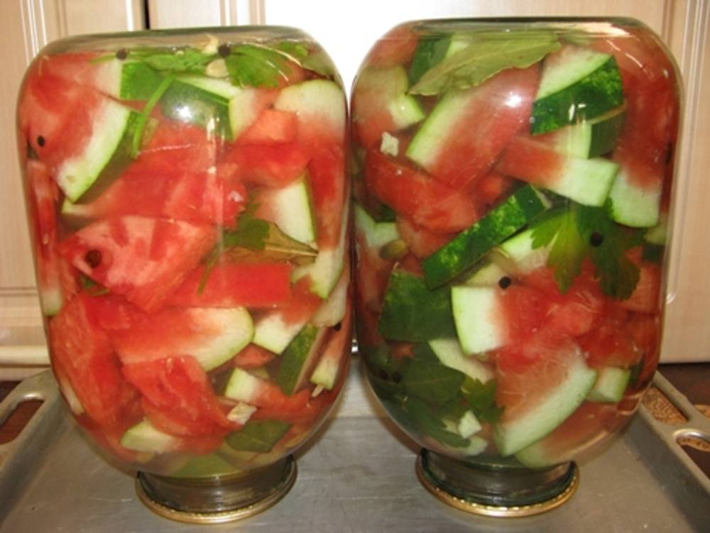 Pepene verde murat pentru iarnă - bun de te lingi pe degete