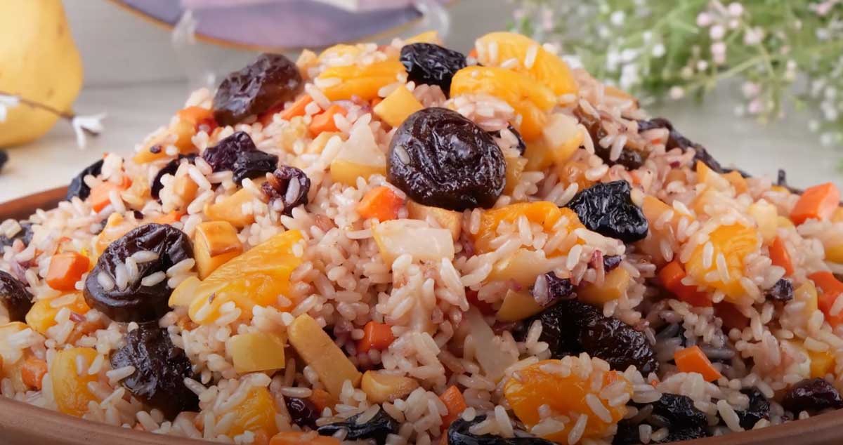 Pilaf dulce delicios cu fructe proaspete și fructe uscate! Rețetă de post!
