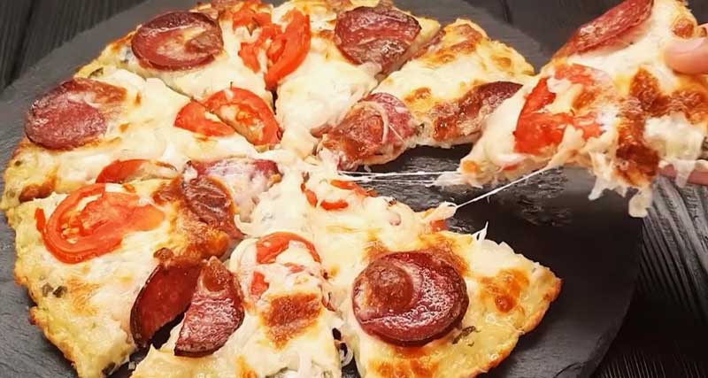 A dispărut instantaneu de pe masă: pizza delicioasă cu blat de dovlecei
