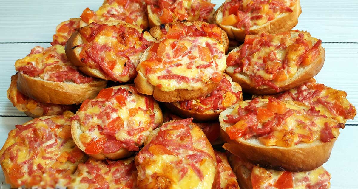 Mini-pizza pe felii de pâine