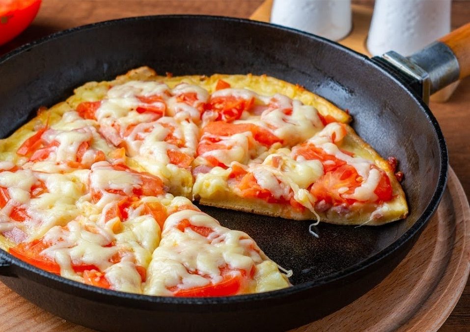 Pizza la tigaie ușor și rapid de făcut