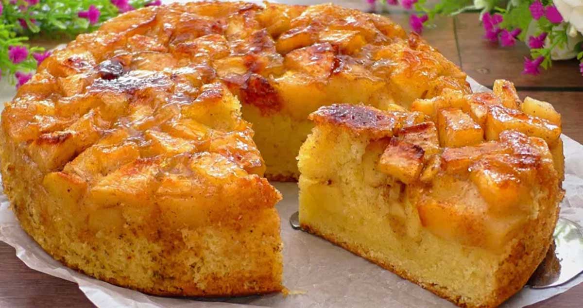 Cea mai bună prăjitură cu mere pe care am încercat-o vreodată: aromată și pufoasă