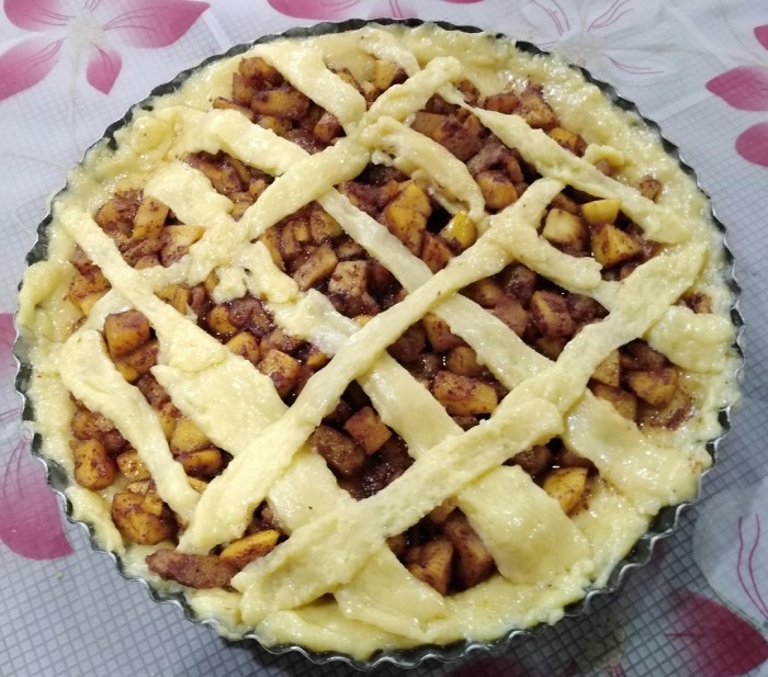 Plăcintă cu mere și ananas - Un desert grozav pentru orice sărbătoare