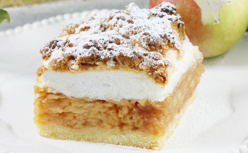 Plăcinta cu mere și bezea - un desert delicios