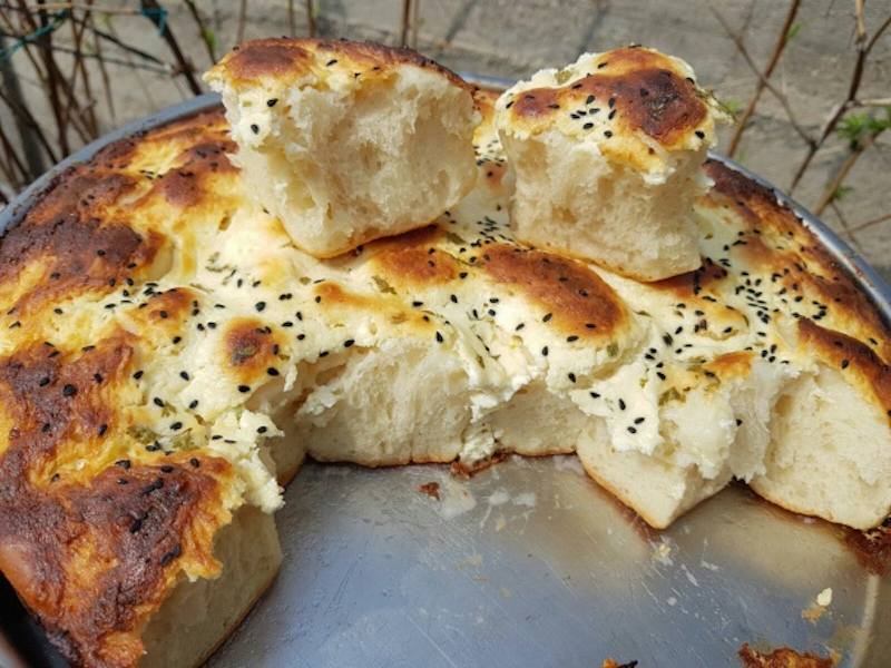 Plăcintă sărată cu iaurt - este gustoasă și ușor de preparat