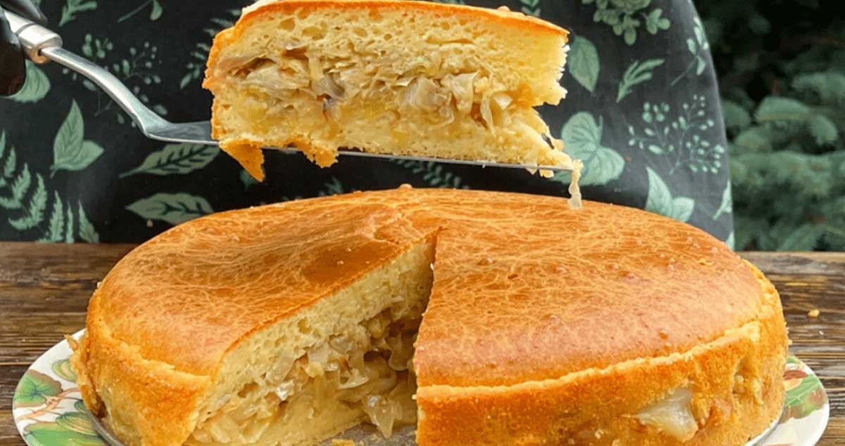 Plăcintă turnată cu VARZĂ: simplă