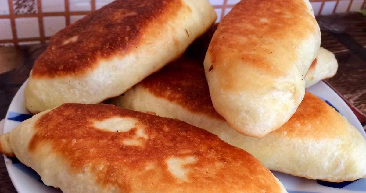 Plăcinte umplute cu cartofi – ies foarte moi