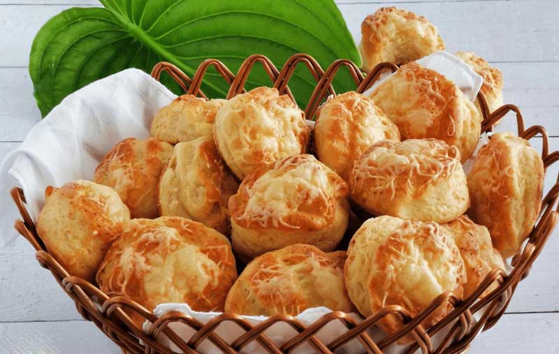 Pogăcele cu brânză de vaci și cașcaval