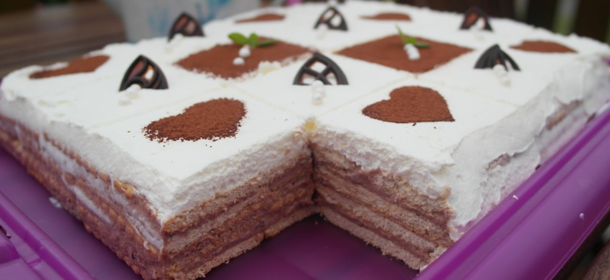 Tort de biscuiți cu budincă de ciocolată - cremos
