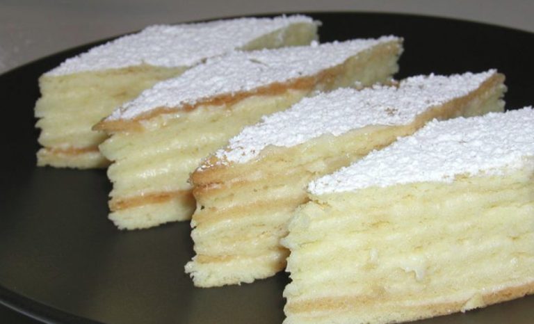 Prajitura „Alba ca Zapada” - Un Desert Delicios Tradițional